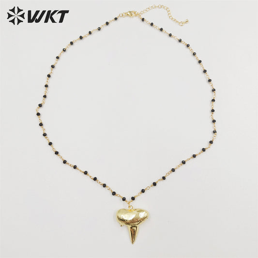 WT-N227 Wholesale Fashion 18k Gold Plated Natural Shark Tooth Necklace with Black Rosary Beads Real Teeth Bone Necklace