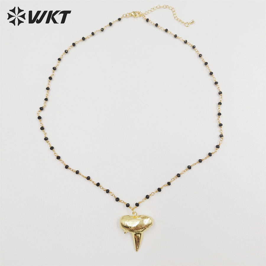 WT-N227 Wholesale Fashion 18k Gold Plated Natural Shark Tooth Necklace with Black Rosary Beads Real Teeth Bone Necklace