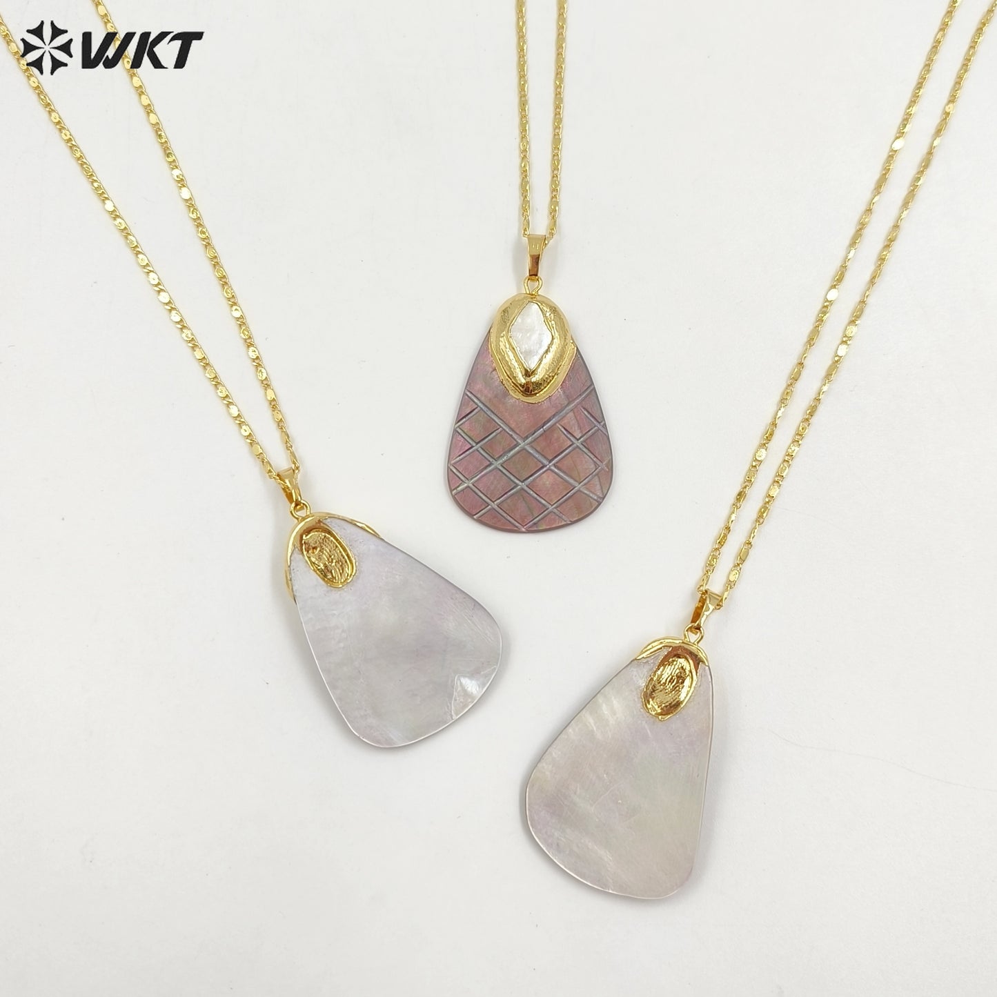 WT-JN307 Brand New Product Sweet and Lovely 18K Gold Plated Pineapple Shaped Pearl Shell Necklace for Ladies As Birthday Gift