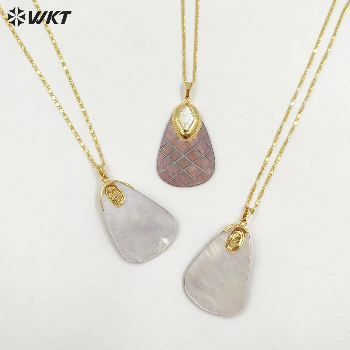 WT-JN307 Brand New Product Sweet and Lovely 18K Gold Plated Pineapple Shaped Pearl Shell Necklace for Ladies As Birthday Gift