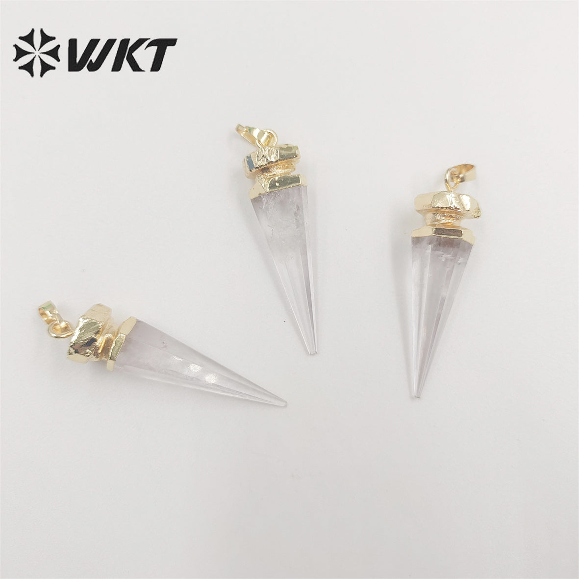 WT-P1850 Wholesale Fashion Energy Crystal Quartz Point Pendant Natural Clear Crystal Stone Jewelry Pendants Long Bullet Pendant