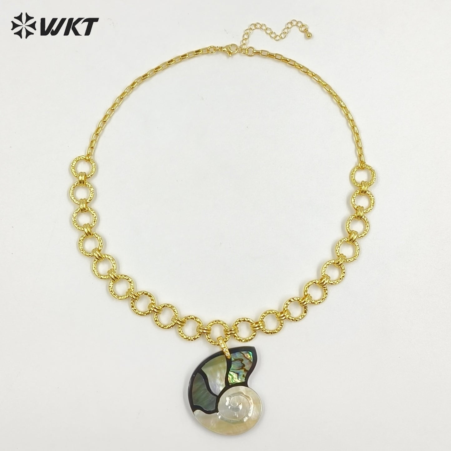 WT-JN398 Wonderful Design Gold Electroplated Thick And Thin Chain Splicing With Shell Pendant Necklaces As Women Fashion Jewelry