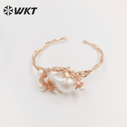 WT-MPB057 Gorgeous Light Gold Plated Natural Baroque Pearl Bangle Unique Irregular Open Cuff Pearl Bangle for Women Gift