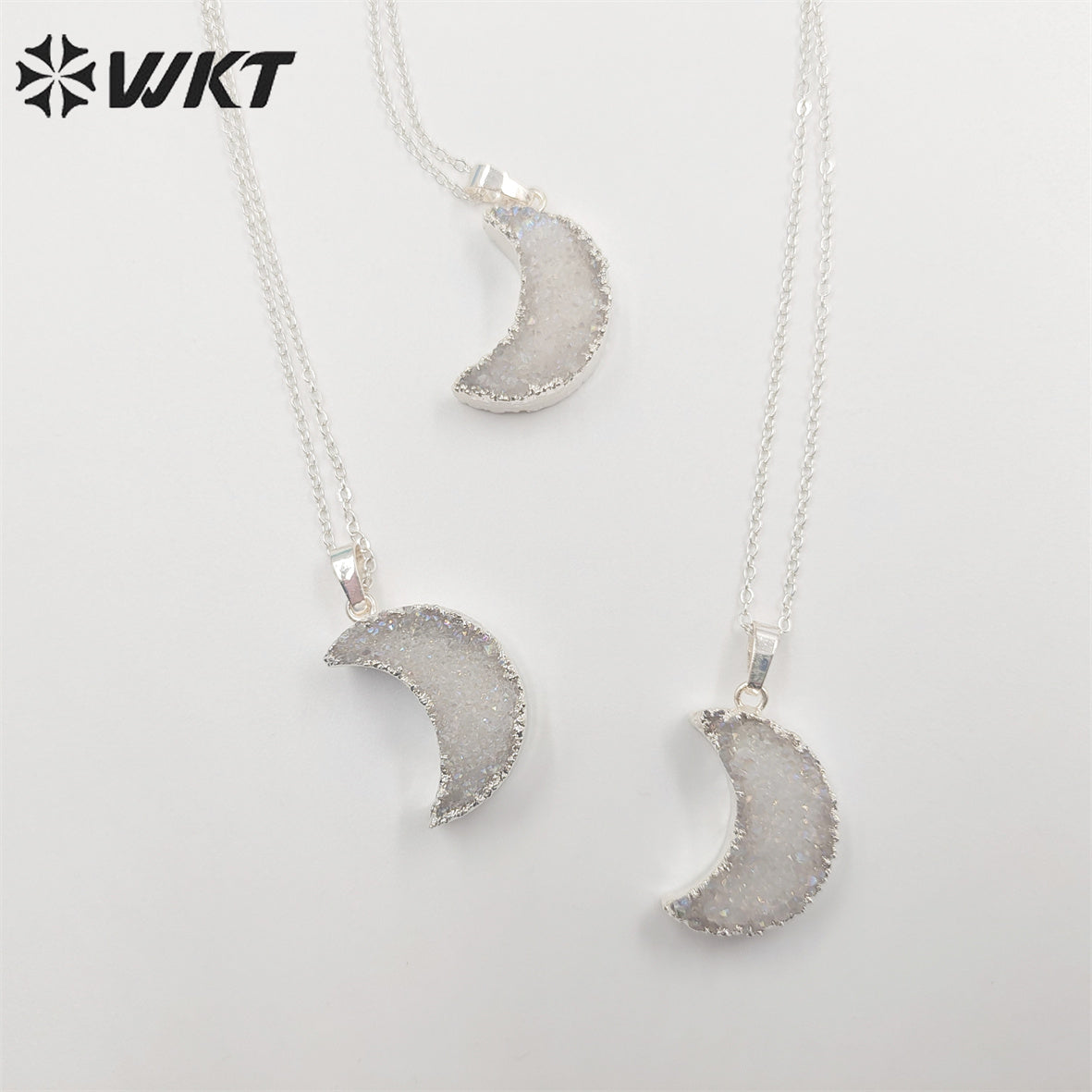WT-N541 Lovely Natural Crystal Quartz Angel Druzy Crescent Moon Necklace with Gold Dipped Fashion Hot Gold Druzy Moon Necklace