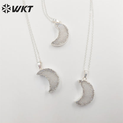 WT-N541 Lovely Natural Crystal Quartz Angel Druzy Crescent Moon Necklace with Gold Dipped Fashion Hot Gold Druzy Moon Necklace