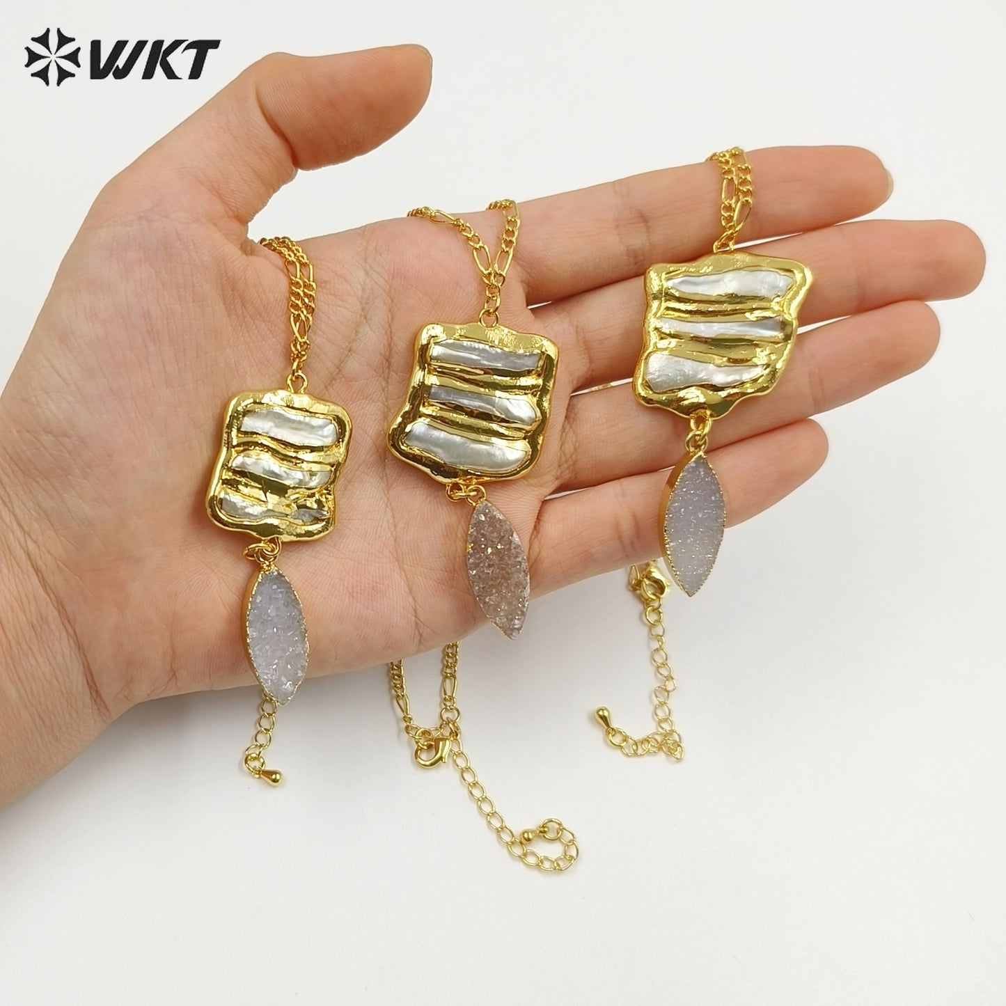 WT-JN397 Newest Elegant Style Natural Pearl And Gemstones Splicing Long Women Gold Necklaces For Party Matching Accessories