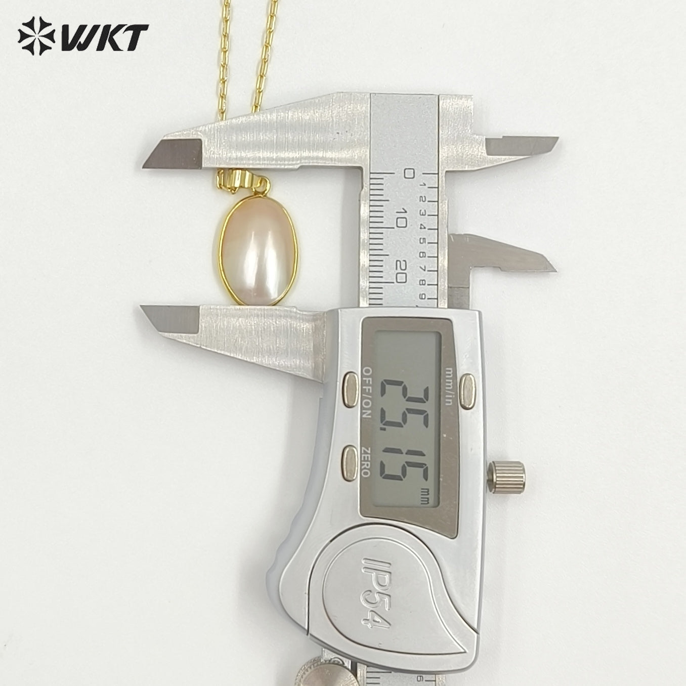 WT-JN384 Wholesale Simple Style Gold Electroplated Oval Mabe Shell Pendant Necklaces For Women Fashion Jewelry Matching