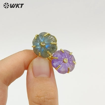 WT-P2121 Delicate Gold Plated Zircon And Natural Gemstones Carved Flower Shape Little Pendants For Girls Fashion Necklace Design
