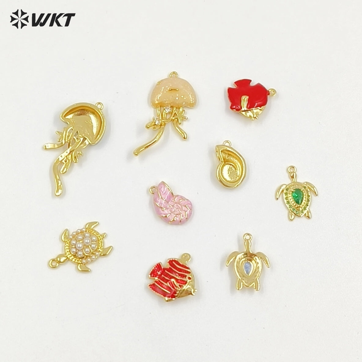 WT-MP309 Interesting Delicate Brass With Drop Oil Gold Plated Marine Animals Sea Turtles Shape Small Pendant For Necklace DIY