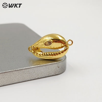 WT-P2131 Popular Fashion Gold Plated Cowrie Shell And Zircon Pendant With Double Hoops As Lady Bracelet Jewelry Accessory