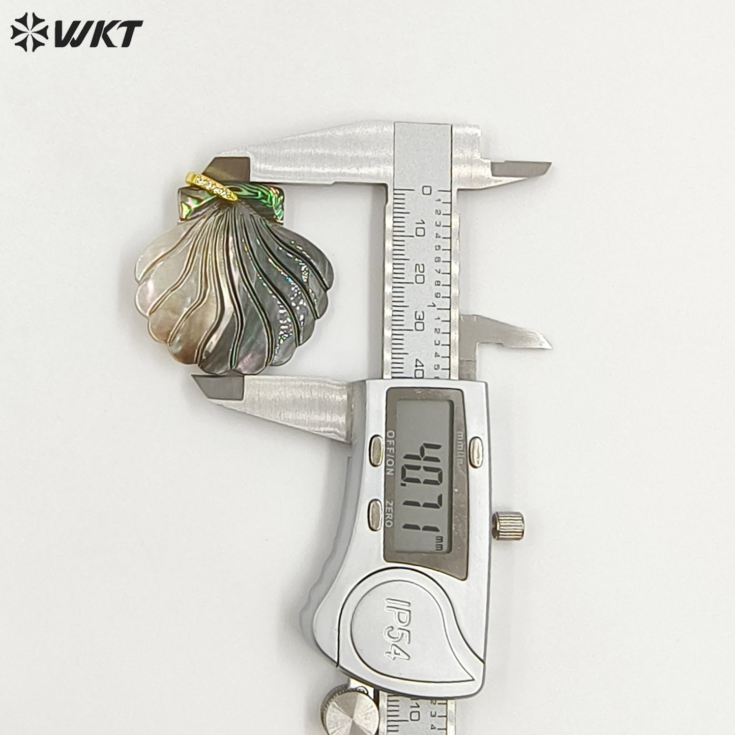 WT-JP467 Good Quality Delicate Various Natural Shells Splicing Conch Shape Pendants For Cute Necklaces Jewelry Design