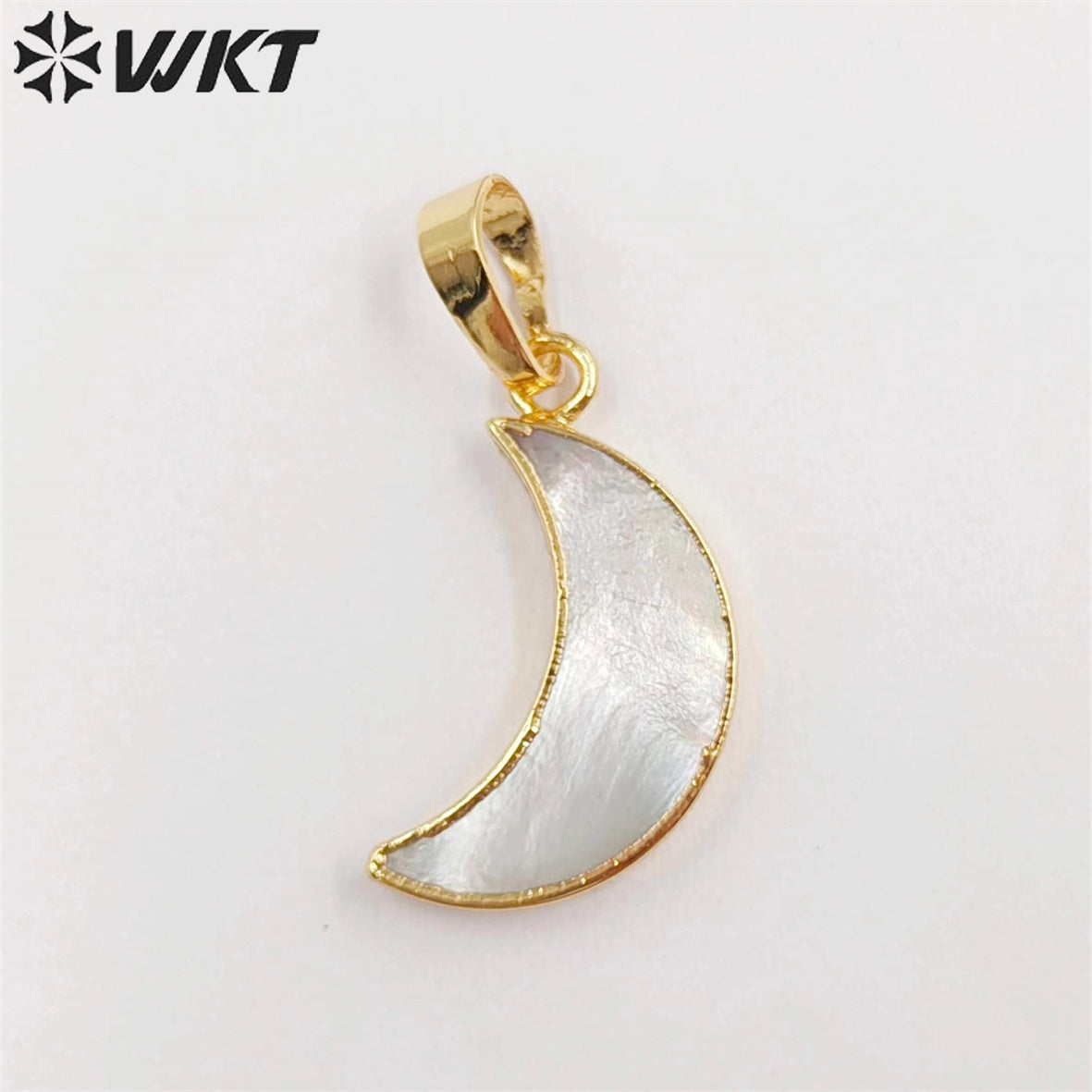 WT-P1253 WKT New Fashion Unique Design Popular Jewelry Moon Shape Real Gold Plated Elegant Shell Pendant