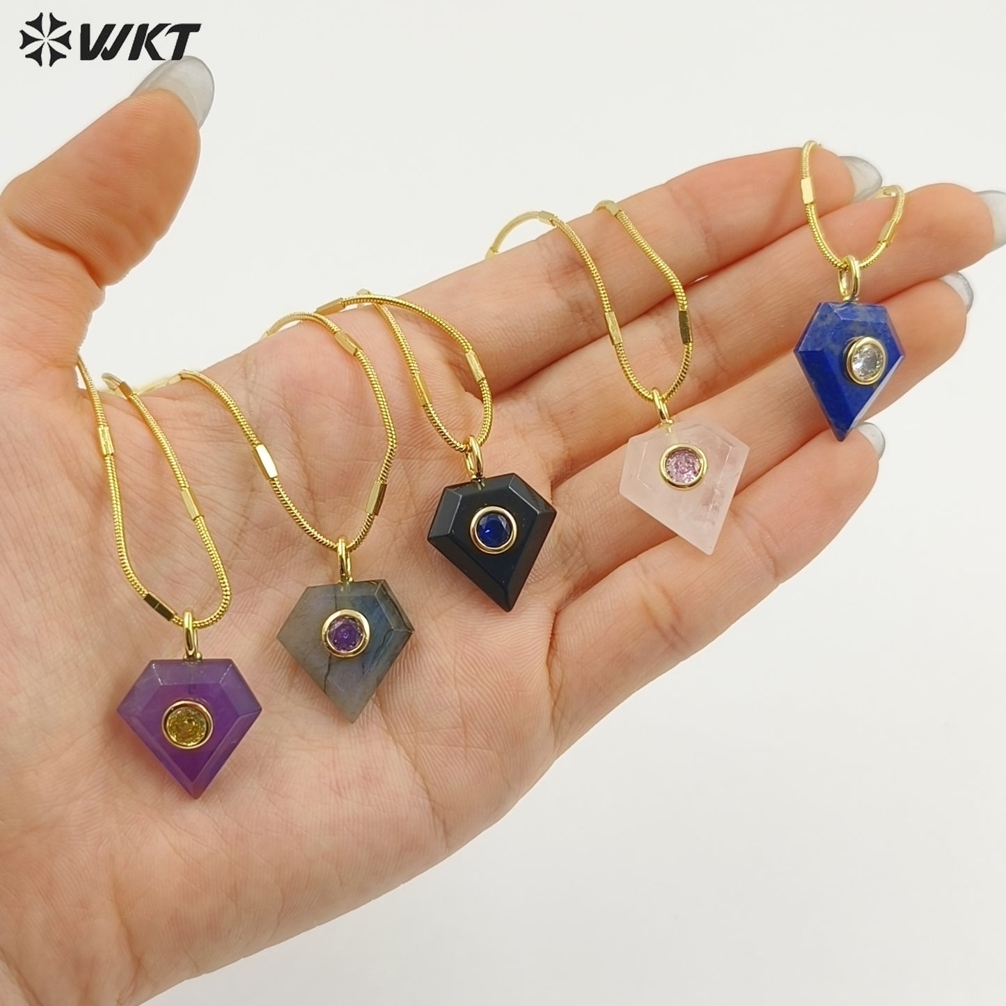 WT-N1508 Wonderful 18K Gold Plated Zircon Labradorite Natural Gemstone Diamond Shape Pendant Necklace As Women Fashion Accessory