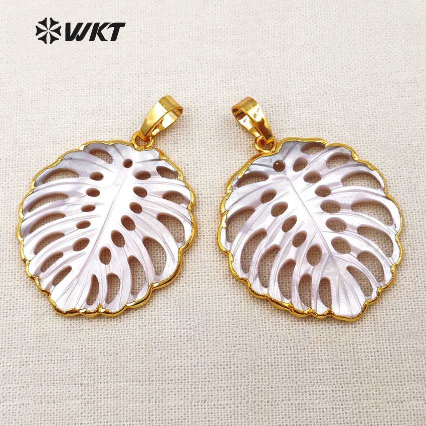 WT-P1346 New Fashionable Gold Plated Carved Shell Leaf Pendant Hot Sale Natural Hand Carved Shell Hollow Leaf Pendant