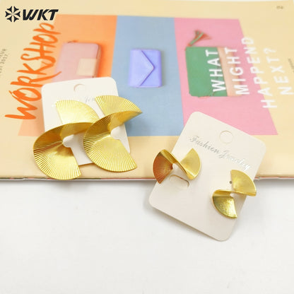 WT-JFE113 Wholesale 18K Real Gold Plated Resist Tarnishable Twisted Bow Earring Studs for Women
