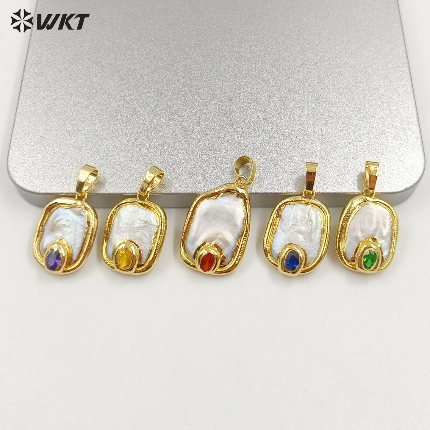 WT-JP156 Natural Pearl Pendant With Color Bead Gold Plated Trim Six Styles Can Choose Fashion Charm Jewelry Pendant Necklace
