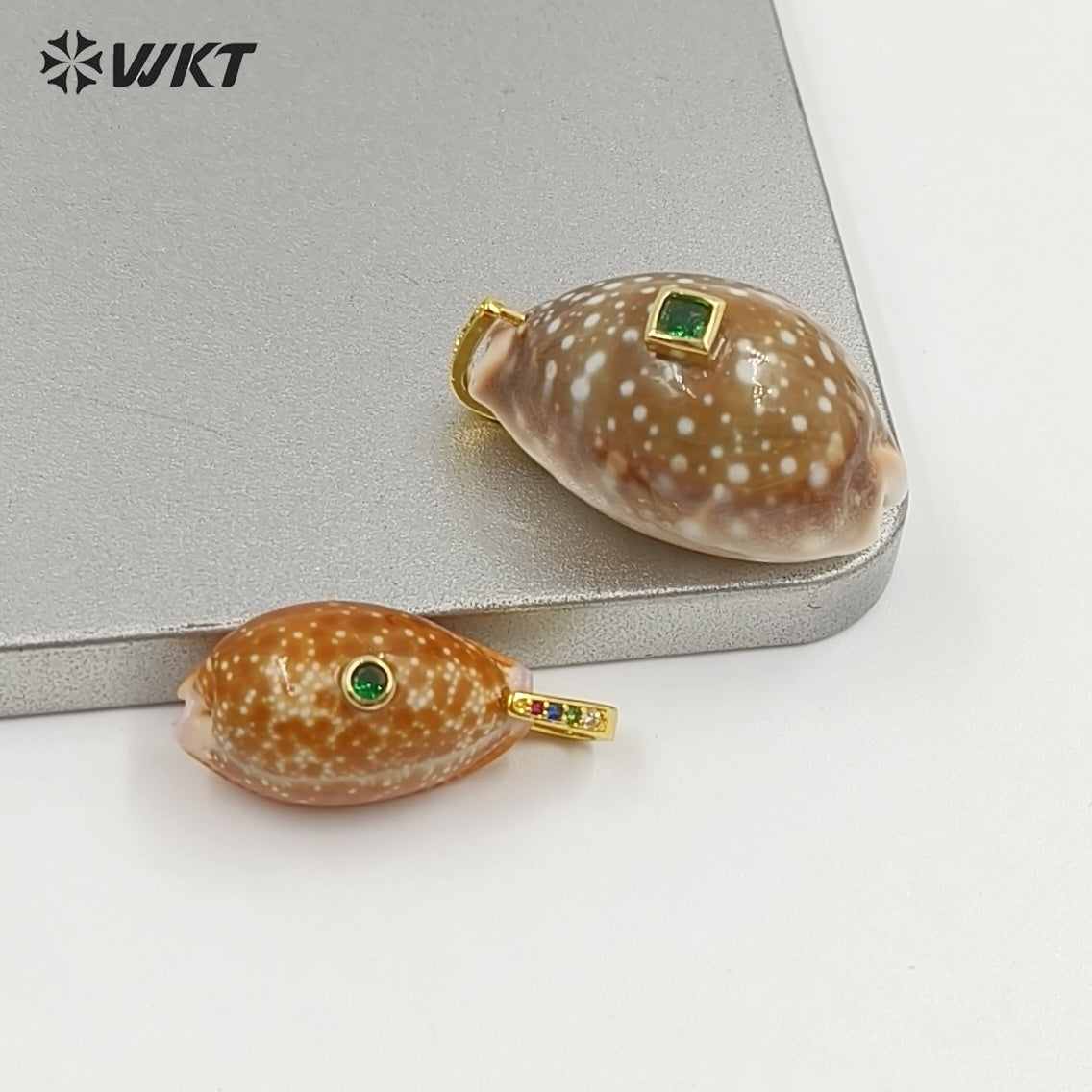 WT-JP495 Unique Style First Snow Cowrie Shell And Colorful Zircon Gold Pendants As Female Handmade Necklace Bracelet Findings