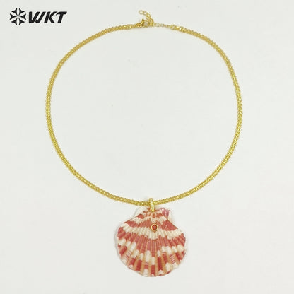 WT-JN396 Beautiful Popular Zircon And Natural Colors Scallop Shell Pendants Necklaces For Women Summer Beach Matching Accessory