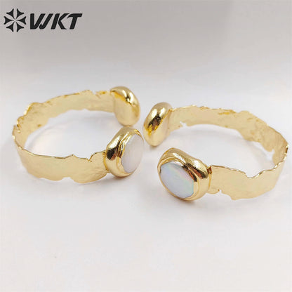 WT-MPB045 Adjustable Fashion Elegant Women Pearl Yellow Brass Bangle New Design with 18k Gold Plated Bangle Pearl Bangle