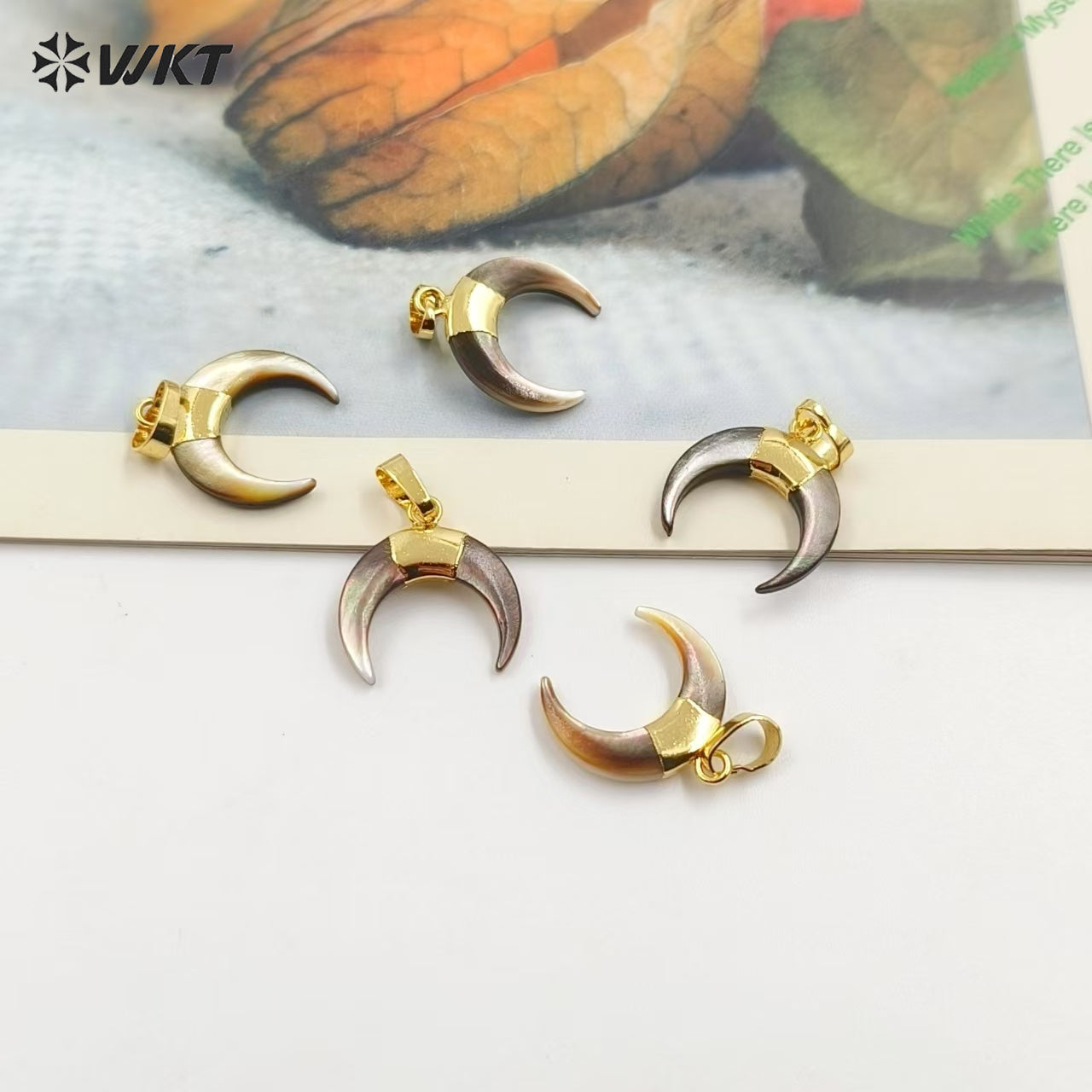 WT-P959 Fashion Natural Grey Crescent Shell Pendant With 24K Real Gold Plated Shell Pendant,Handmade Bail Shell Pendant