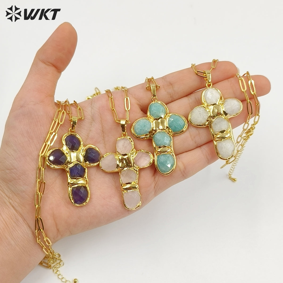 WT-N1543 Factory Wholesale High Quality 18K Gold Plated Natural Gemstone Cross Shape Pendant Necklaces As Women Trendy Jewelry
