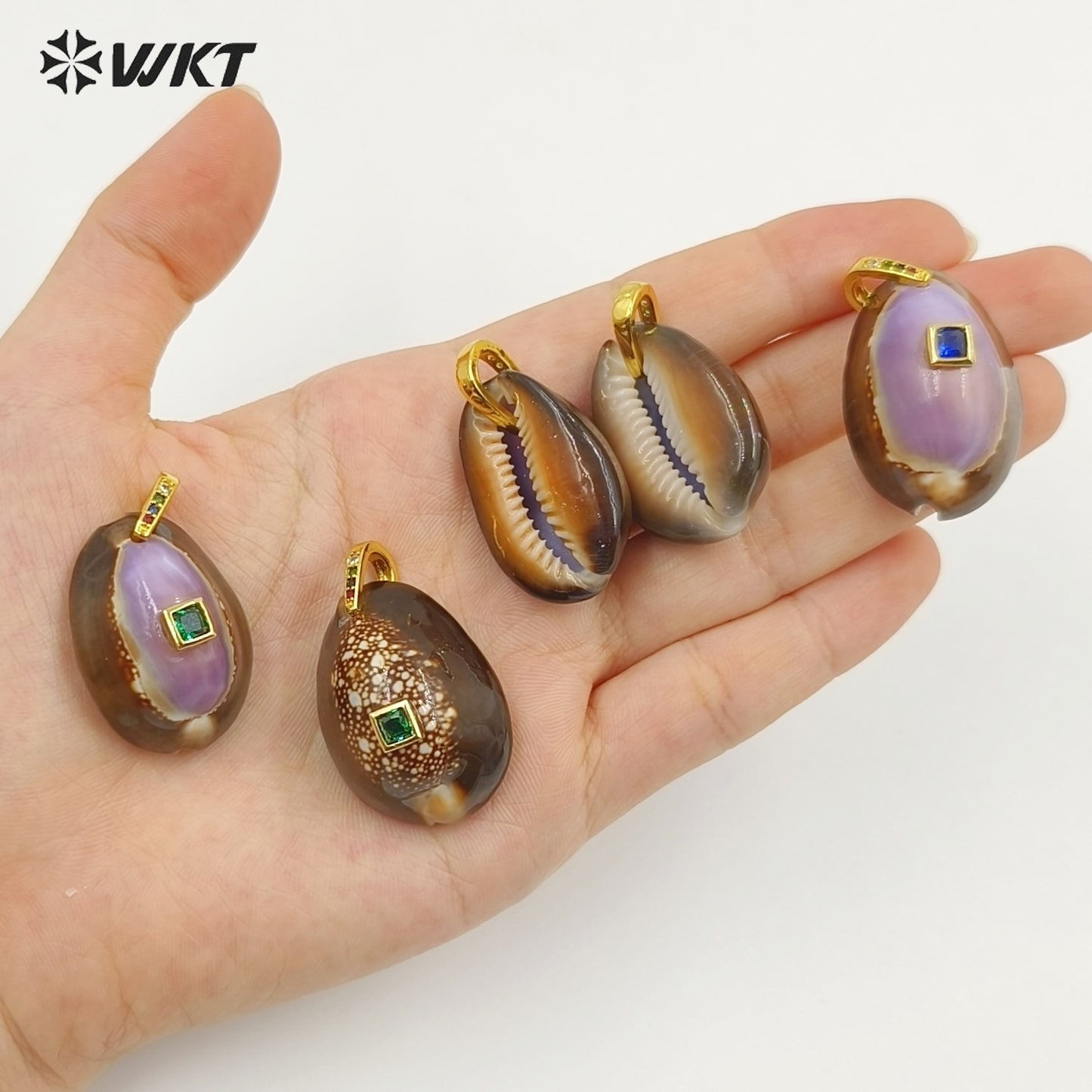WT-JP494 Wonderful Snow Mountain Cowrie Setting In Square Zircon Pendant As Popular Necklace Jewelry Decorative Accessory