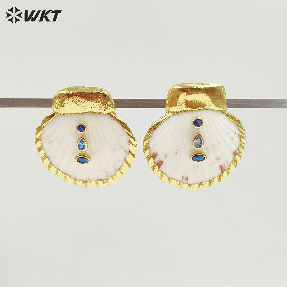 WT-MPE187 High Quality Trendy Gold Electroplated Natural Scallop Shell Earrings For Women Beach Vacation Matching Jewelry