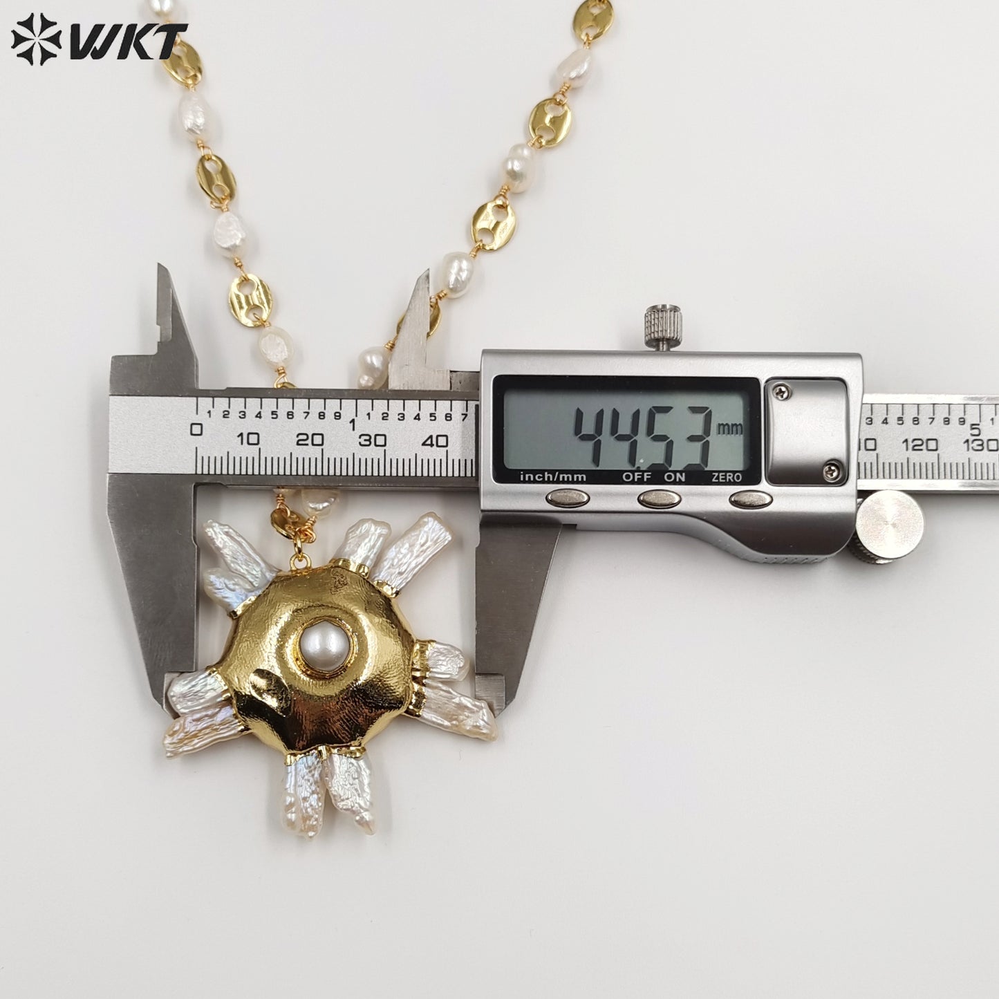 WT-JN248 Wholesale Punk Style  Crystal Quartz/Freshwater Pearl  18 inch Gift For Women   Sun Shaped Gemstone Necklace