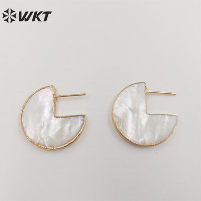 WT-MPE077 Wholesale Gold Plated Natural MOP Shell Earring Women Crescent Horn Earring for Wedling or Office Style Earrings