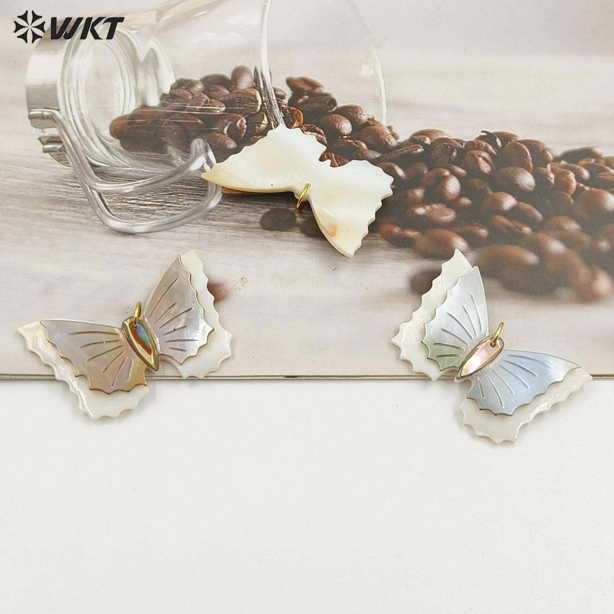 WT-JP462 High Quality Colorful Double Layers Natural Shell Butterfly Shape Gold Pendants For Lady Gifts DIY Accessories