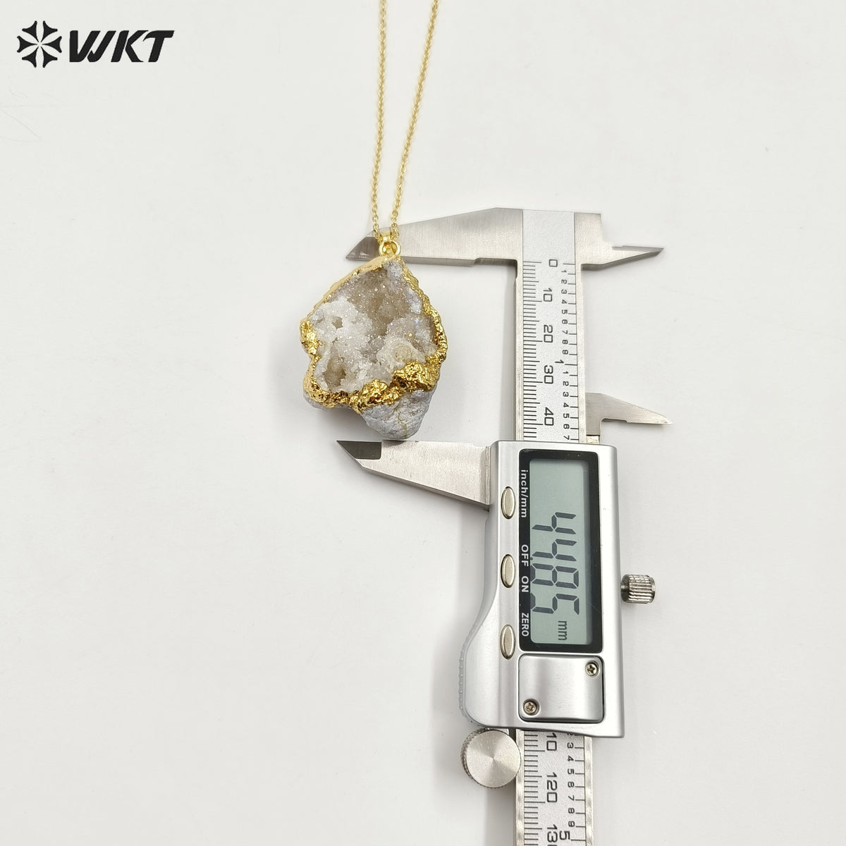 WT-N336 Wholesale Fashion Gold Plated Natural Geode Druzy White Crystal Quartz Hole Pendant Necklace Raw Stone