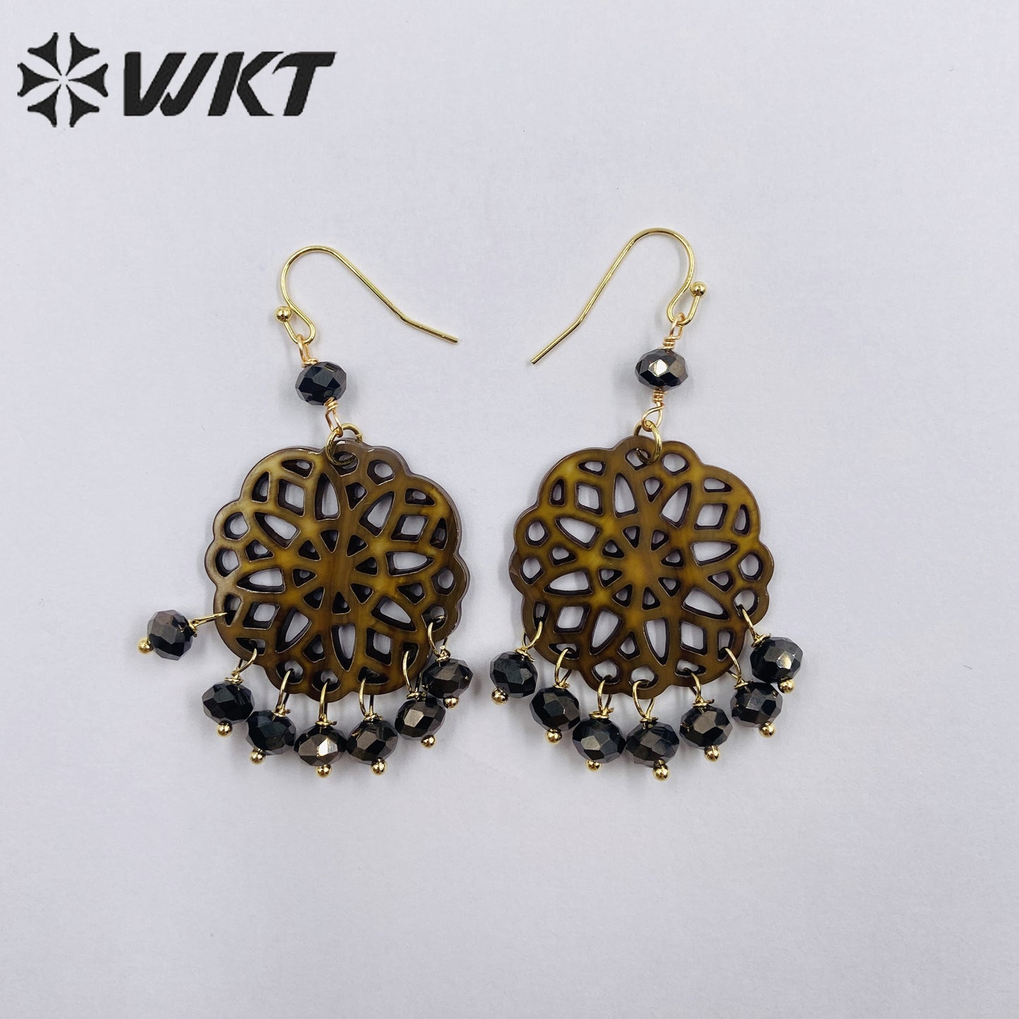 WT-MPE093 WKT2023 Classic Vintage Round Beads Tassel Refined Shell Earrings for Birthday Day Present Ear Loop