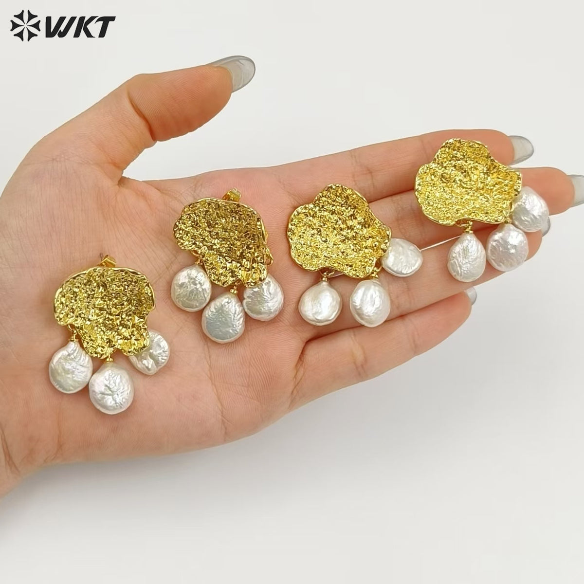 WT-MPE173 Delicate Gold Plated Metal And Natural Three Freshwater Pearls Flower Shape Drop Earrings For Lady Wedding Gift