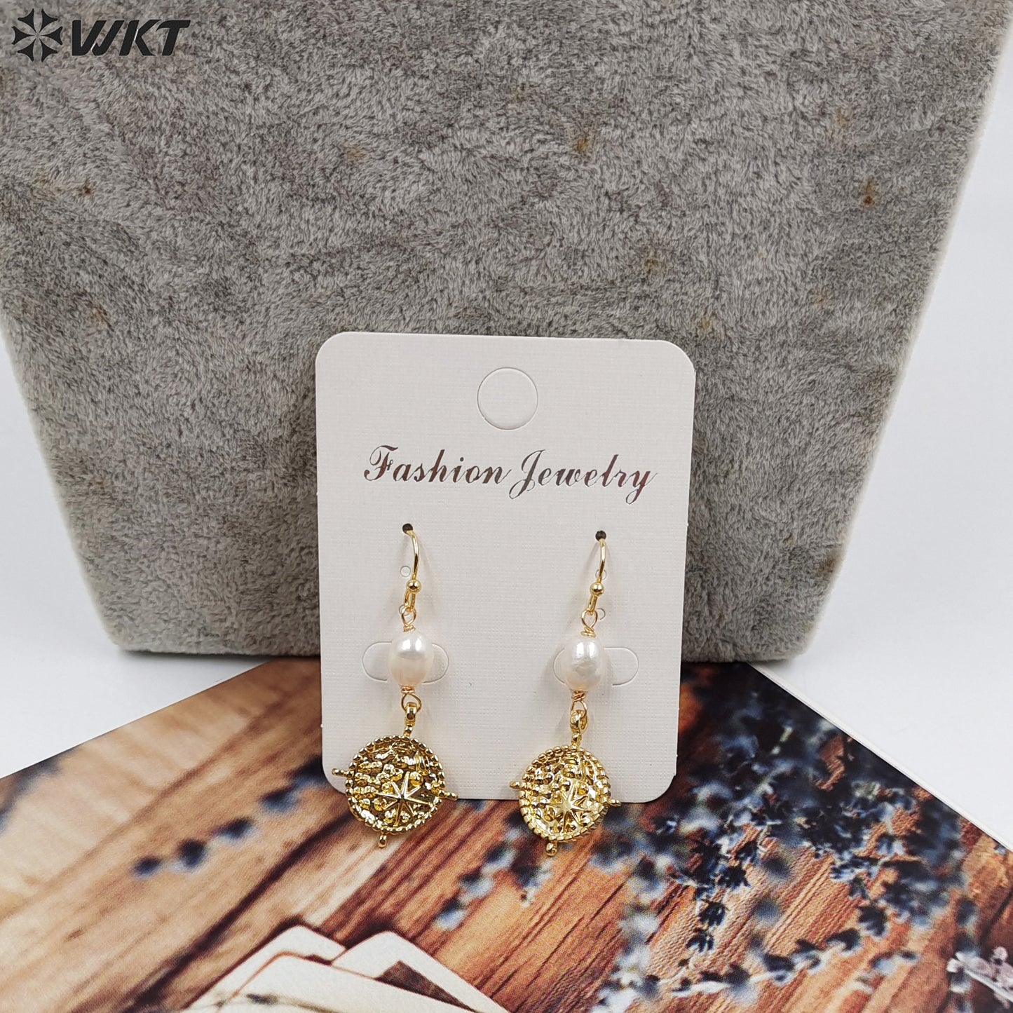 WT-MPE106 Wholesale Popular Unique Design Sailor Style Europe Trendy Charming Pearl Long Dangle Earrings
