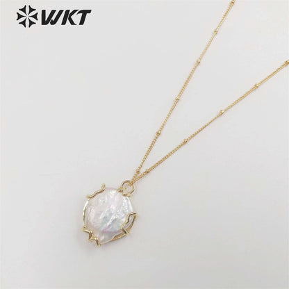 WT-JN233 Wholesale Newest Fashion Round Claw Setting Freshwater Pearl Necklace Gorgeous Coine Pearl Necklace
