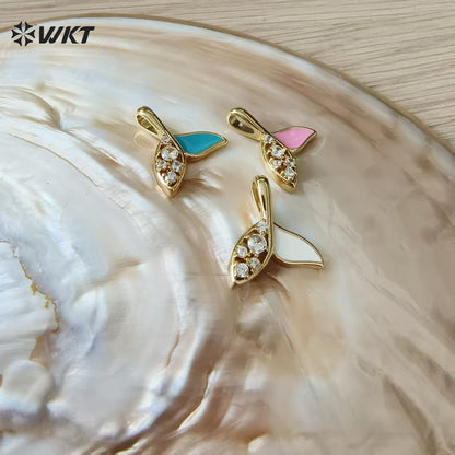 WT-MP325 Newest Lovely Gold Electroplated Ocean Series Yellow Brass And Zircon Fishtail Shape Little Pendants For Necklace DIY