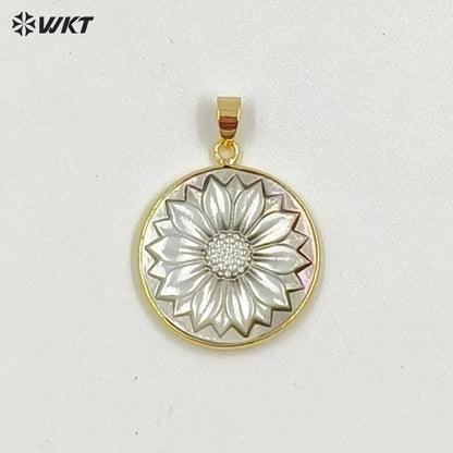 WT-JP417 Lovely Pretty Handmade Carved Natural Sea Shell Round Sun Flowers Jewelry Pendants For Friend gift
