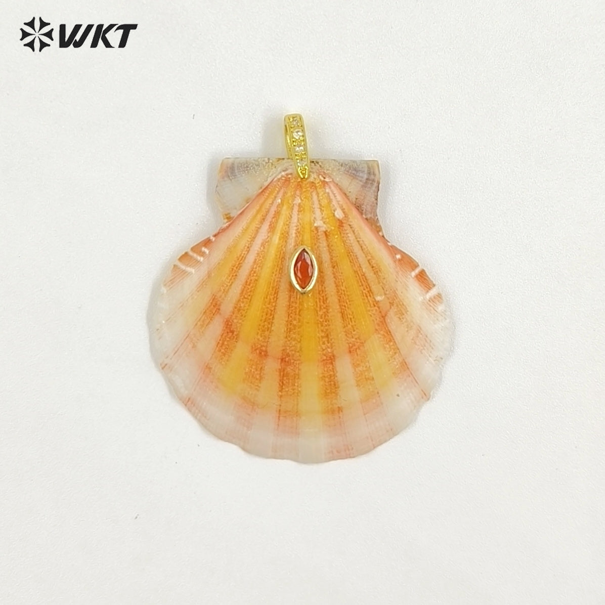 WT-JP503 Trendy Popular Zircon And Natural Scallop Shell Gold Pendants For Girls Lovely Handmade Earrings Design Accessory