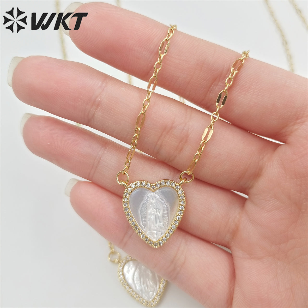 WT-JN219 WKT Lovely Heart Shell Necklace Gold Electroplated Micropaved Cubic Zircon Setting Lady of Guadalupe Charm Necklace