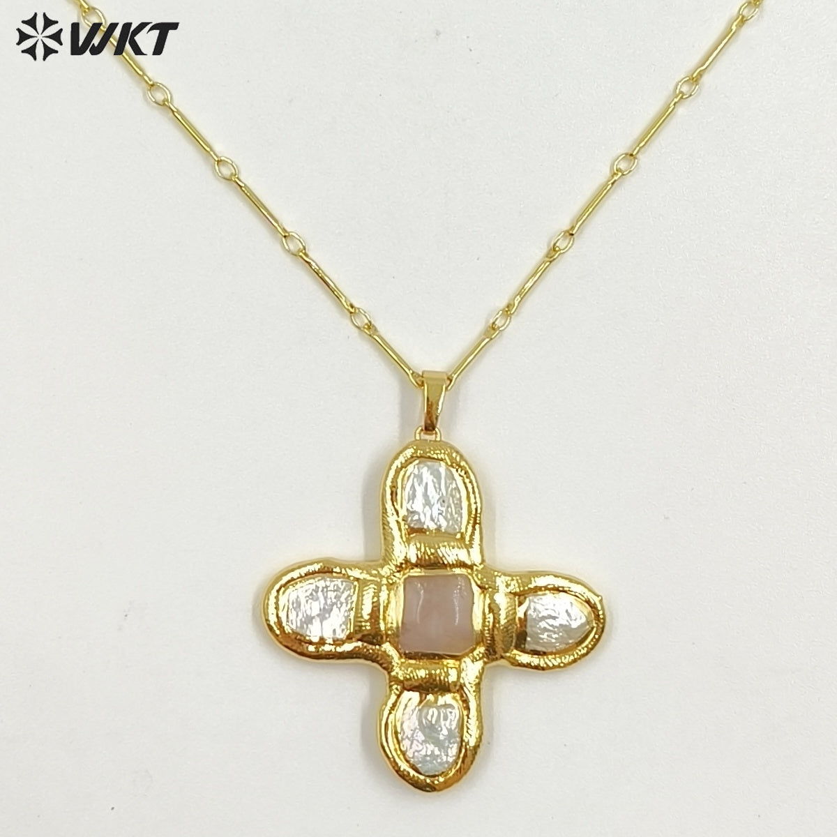 WT-JN169 Wholesale New Fashion Trendy Pearl Cross Shape Turquoises Pendant Necklace Gold Electroplated Necklace Green Stone